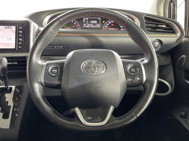 トヨタ シエンタ G クエロ 神奈川県 2019(平31)年 4.8万km ブラックマイカ トヨタセーフティセンス/・プリクラッシュセーフティ/・レーンディパーチャーアラート/・オートマチックハイビーム/純正7型ナビ/・BT/フルセグTV/CD/DVD/SD/パノラミックビューモニター/両側電動スライドドア/ETC/ハーフレザーシート/革巻きステアリング/ステアリングスイッチ/Autoライト/アイドリングストップ機能/スマートキー/プッシュスタートボタン/LEDヘッドライト/フォグランプ/シートリフター/電動格納ミラー/ウィンカーミラー/コーナーセンサー/純正フロアマット/純正ドアバイザー