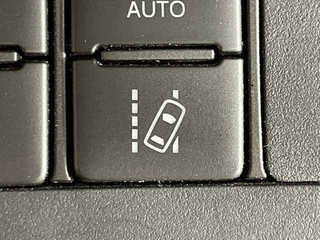 トヨタ シエンタ G クエロ 神奈川県 2019(平31)年 4.8万km ブラックマイカ トヨタセーフティセンス/・プリクラッシュセーフティ/・レーンディパーチャーアラート/・オートマチックハイビーム/純正7型ナビ/・BT/フルセグTV/CD/DVD/SD/パノラミックビューモニター/両側電動スライドドア/ETC/ハーフレザーシート/革巻きステアリング/ステアリングスイッチ/Autoライト/アイドリングストップ機能/スマートキー/プッシュスタートボタン/LEDヘッドライト/フォグランプ/シートリフター/電動格納ミラー/ウィンカーミラー/コーナーセンサー/純正フロアマット/純正ドアバイザー