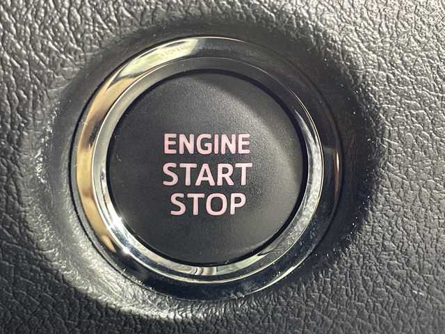 トヨタ シエンタ G クエロ 神奈川県 2019(平31)年 4.8万km ブラックマイカ トヨタセーフティセンス/・プリクラッシュセーフティ/・レーンディパーチャーアラート/・オートマチックハイビーム/純正7型ナビ/・BT/フルセグTV/CD/DVD/SD/パノラミックビューモニター/両側電動スライドドア/ETC/ハーフレザーシート/革巻きステアリング/ステアリングスイッチ/Autoライト/アイドリングストップ機能/スマートキー/プッシュスタートボタン/LEDヘッドライト/フォグランプ/シートリフター/電動格納ミラー/ウィンカーミラー/コーナーセンサー/純正フロアマット/純正ドアバイザー