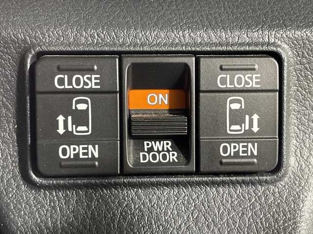 トヨタ シエンタ G クエロ 神奈川県 2019(平31)年 4.8万km ブラックマイカ トヨタセーフティセンス/・プリクラッシュセーフティ/・レーンディパーチャーアラート/・オートマチックハイビーム/純正7型ナビ/・BT/フルセグTV/CD/DVD/SD/パノラミックビューモニター/両側電動スライドドア/ETC/ハーフレザーシート/革巻きステアリング/ステアリングスイッチ/Autoライト/アイドリングストップ機能/スマートキー/プッシュスタートボタン/LEDヘッドライト/フォグランプ/シートリフター/電動格納ミラー/ウィンカーミラー/コーナーセンサー/純正フロアマット/純正ドアバイザー