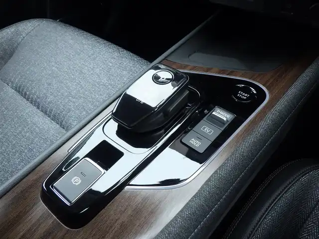 日産 オーラ G 千葉県 2021(令3)年 4.5万km 黒 エマージェンシーブレーキ/プロパイロット/インテリジェントクルーズコントロール/インテリジェントルームミラー/ハーフレザーシート/前席シートヒーター/BOSEサウンド/純正コネクトナビ/地デジTV/【Bluetooth接続】/アラウンドビューモニター/革巻きステアリング/ステアリングヒーター/ステアリングスイッチ/ETC（2.0）/LEDヘッドライト/フォグライト/ウインカーミラー/コーナーセンサー/純正17インチアルミホイル/サイド/カーテンエアバッグ/インテリジェントキー