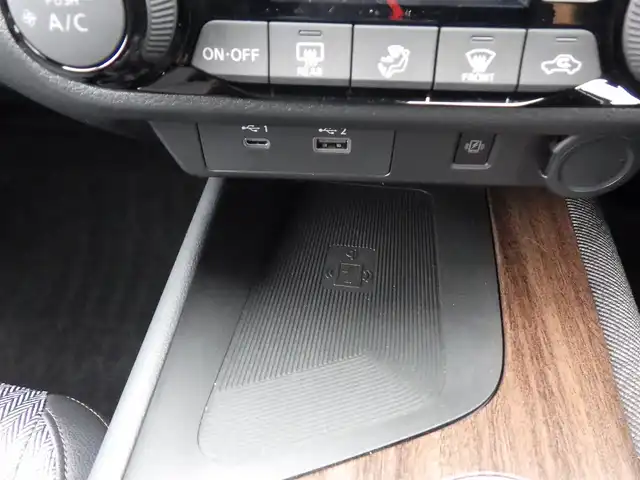 日産 オーラ G 千葉県 2021(令3)年 4.5万km 黒 エマージェンシーブレーキ/プロパイロット/インテリジェントクルーズコントロール/インテリジェントルームミラー/ハーフレザーシート/前席シートヒーター/BOSEサウンド/純正コネクトナビ/地デジTV/【Bluetooth接続】/アラウンドビューモニター/革巻きステアリング/ステアリングヒーター/ステアリングスイッチ/ETC（2.0）/LEDヘッドライト/フォグライト/ウインカーミラー/コーナーセンサー/純正17インチアルミホイル/サイド/カーテンエアバッグ/インテリジェントキー