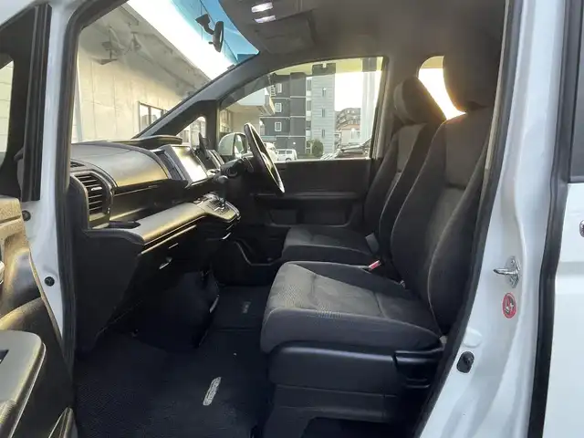 ホンダ ステップワゴン スパーダ Z 千葉県 2014(平26)年 7.6万km ホワイトオーキッドパール Gatherｓナビ/　・フルセグTV/CD/DVD/Blue Tooth/バックカメラ/両側パワスラドア/ビルトインETC/クルーズコントロール/純正フロアマット/純正16AW/パドルシフト/フォグライト/ドアバイザー/ウィンカーミラー/取説/保証書/スペアキー