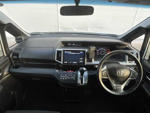 ホンダ ステップワゴン スパーダ Z 千葉県 2014(平26)年 7.6万km ホワイトオーキッドパール Gatherｓナビ/　・フルセグTV/CD/DVD/Blue Tooth/バックカメラ/両側パワスラドア/ビルトインETC/クルーズコントロール/純正フロアマット/純正16AW/パドルシフト/フォグライト/ドアバイザー/ウィンカーミラー/取説/保証書/スペアキー