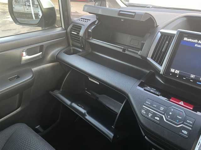 ホンダ ステップワゴン スパーダ Z 千葉県 2014(平26)年 7.6万km ホワイトオーキッドパール Gatherｓナビ/　・フルセグTV/CD/DVD/Blue Tooth/バックカメラ/両側パワスラドア/ビルトインETC/クルーズコントロール/純正フロアマット/純正16AW/パドルシフト/フォグライト/ドアバイザー/ウィンカーミラー/取説/保証書/スペアキー