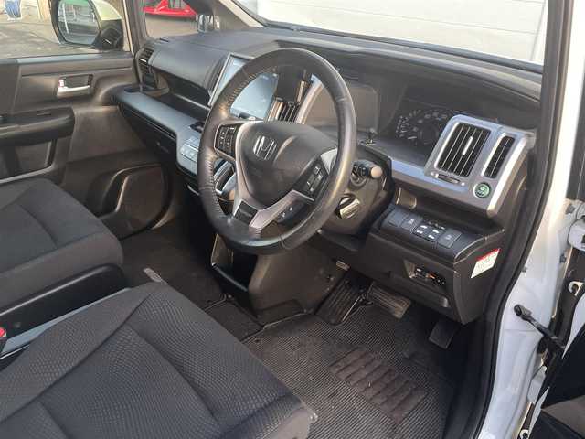 ホンダ ステップワゴン スパーダ Z 千葉県 2014(平26)年 7.6万km ホワイトオーキッドパール Gatherｓナビ/　・フルセグTV/CD/DVD/Blue Tooth/バックカメラ/両側パワスラドア/ビルトインETC/クルーズコントロール/純正フロアマット/純正16AW/パドルシフト/フォグライト/ドアバイザー/ウィンカーミラー/取説/保証書/スペアキー