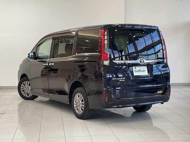 トヨタ エスクァイア Gi 新潟県 2015(平27)年 6.2万km スパークリングブラックパールクリスタルシャイン 4WD/純正9インチSDナビ(NSZT-Y64T)/CD/DVD/BT/フルセグテレビ/フロント/バックカメラ/ETC/フリップダウンモニター/ドライブレコーダー/クルーズコントロール/両側パワースライドドア/革シート/シートヒーター /ステアリングスイッチ/スマートキー/プッシュスタート/LEDヘッドライト/オートライト/オートハイビーム/フォグランプ/純正15インチアルミホイール