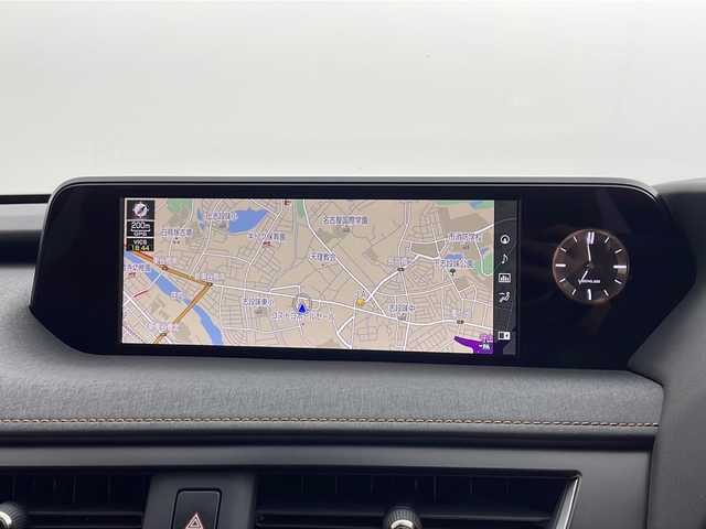 レクサス ＵＸ 250h バージョンC 愛知県 2020(令2)年 3.8万km ソニックチタニウム 純正メーカーナビ/AM/FM/CD/DVD/サウンドライブラリ/SD/USB/BT/Miracast/AUX/フルセグTV/バックカメラ/ビルトインETC/前列オートシートヒーター/オートステアリングヒーター/本革シート（茶革）/D/N席パワーシート/D席シートメモリー/レクサスセーフティシステム+/PCS/LTA/LDA/AHB/AHS/ACC/RSA/TMN/BSM/PKSA/パドルシフト/ステアリングスイッチ/本革巻きステアリング/電動格納ウィンカーミラー/USB充電ポート/type-C充電ポート/ブレーキオートホールド/17インチ純正アルミホイール/LEDオートヘッドライト/LEDフォグライト/パワーバックドア/純正フロアマット/ドライブレコーダー/スペアカードキー