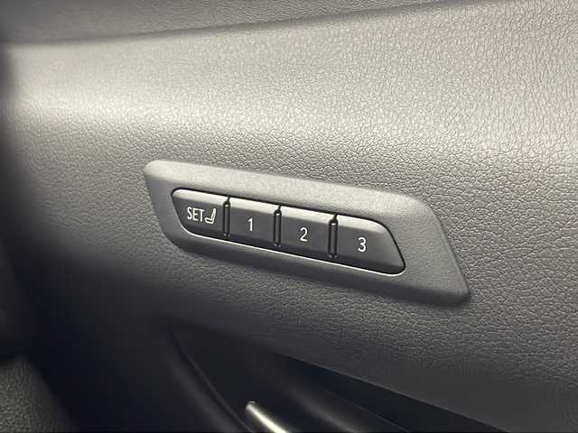 レクサス ＵＸ 250h バージョンC 愛知県 2020(令2)年 3.8万km ソニックチタニウム 純正メーカーナビ/AM/FM/CD/DVD/サウンドライブラリ/SD/USB/BT/Miracast/AUX/フルセグTV/バックカメラ/ビルトインETC/前列オートシートヒーター/オートステアリングヒーター/本革シート（茶革）/D/N席パワーシート/D席シートメモリー/レクサスセーフティシステム+/PCS/LTA/LDA/AHB/AHS/ACC/RSA/TMN/BSM/PKSA/パドルシフト/ステアリングスイッチ/本革巻きステアリング/電動格納ウィンカーミラー/USB充電ポート/type-C充電ポート/ブレーキオートホールド/17インチ純正アルミホイール/LEDオートヘッドライト/LEDフォグライト/パワーバックドア/純正フロアマット/ドライブレコーダー/スペアカードキー