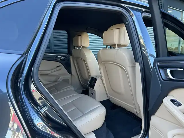 ポルシェ マカン 茨城県 2019(令1)年 5万km ヴァルカノグレーメタリック 後期型 /ワンオ-ナ- /360度カメラ /衝突軽減B /ACC /LKA /BSM /ベ-ジュ革シ-ト /シ-トヒ-タ- /パワーシート /パワーテールゲート /純正ナビ /BT/USB /ポルシェコネクト /LEDヘッドライト /純正18インチAW /ETC2.0 /前後ドラレコ /禁煙車