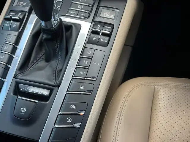 ポルシェ マカン 茨城県 2019(令1)年 5万km ヴァルカノグレーメタリック 後期型 /ワンオ-ナ- /360度カメラ /衝突軽減B /ACC /LKA /BSM /ベ-ジュ革シ-ト /シ-トヒ-タ- /パワーシート /パワーテールゲート /純正ナビ /BT/USB /ポルシェコネクト /LEDヘッドライト /純正18インチAW /ETC2.0 /前後ドラレコ /禁煙車