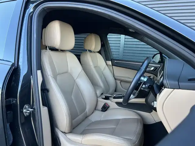 ポルシェ マカン 茨城県 2019(令1)年 5万km ヴァルカノグレーメタリック 後期型 /ワンオ-ナ- /360度カメラ /衝突軽減B /ACC /LKA /BSM /ベ-ジュ革シ-ト /シ-トヒ-タ- /パワーシート /パワーテールゲート /純正ナビ /BT/USB /ポルシェコネクト /LEDヘッドライト /純正18インチAW /ETC2.0 /前後ドラレコ /禁煙車