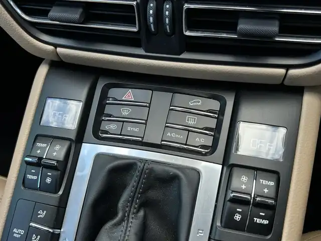 ポルシェ マカン 茨城県 2019(令1)年 5万km ヴァルカノグレーメタリック 後期型 /ワンオ-ナ- /360度カメラ /衝突軽減B /ACC /LKA /BSM /ベ-ジュ革シ-ト /シ-トヒ-タ- /パワーシート /パワーテールゲート /純正ナビ /BT/USB /ポルシェコネクト /LEDヘッドライト /純正18インチAW /ETC2.0 /前後ドラレコ /禁煙車