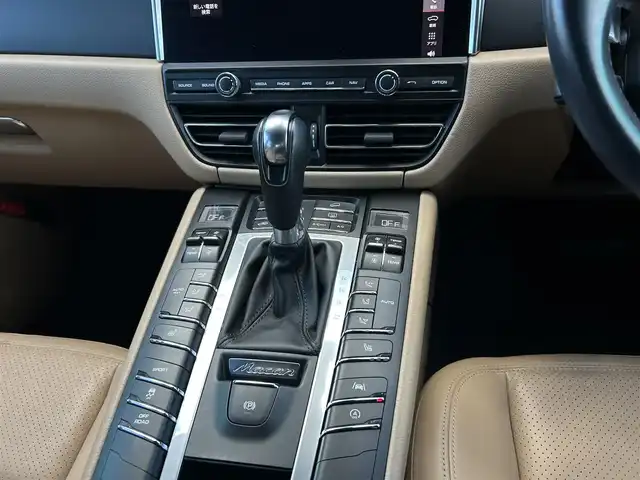 ポルシェ マカン 茨城県 2019(令1)年 5万km ヴァルカノグレーメタリック 後期型 /ワンオ-ナ- /360度カメラ /衝突軽減B /ACC /LKA /BSM /ベ-ジュ革シ-ト /シ-トヒ-タ- /パワーシート /パワーテールゲート /純正ナビ /BT/USB /ポルシェコネクト /LEDヘッドライト /純正18インチAW /ETC2.0 /前後ドラレコ /禁煙車