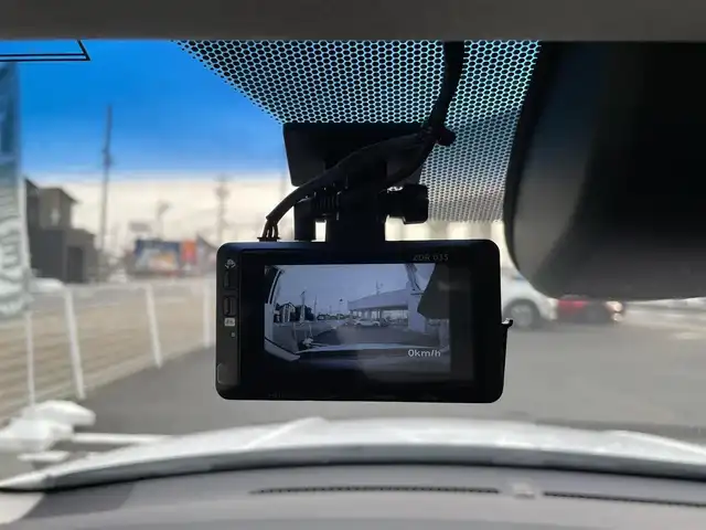 ホンダ ヴェゼル S 三重県 2014(平26)年 14万km ホワイトオーキッドパール 登録時139966km/禁煙車/ハーフレザーシート/純正ナビ/（AM/FM/TV/Bluetooth/CD/DVD）/ワンセグＴＶ/バックカメラ/ＥＴＣ/クルーズコントロール/ステアリングスイッチ/パドルシフト/アイドリングストップ/前後ドラレコ/純正フロアマット/スペアキー/オートライト