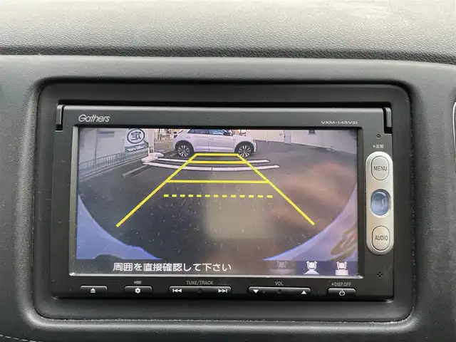 ホンダ ヴェゼル S 三重県 2014(平26)年 14万km ホワイトオーキッドパール 登録時139966km/禁煙車/ハーフレザーシート/純正ナビ/（AM/FM/TV/Bluetooth/CD/DVD）/ワンセグＴＶ/バックカメラ/ＥＴＣ/クルーズコントロール/ステアリングスイッチ/パドルシフト/アイドリングストップ/前後ドラレコ/純正フロアマット/スペアキー/オートライト