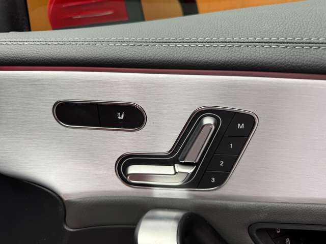 メルセデス・ベンツ ＣＬＡ２００ｄ AMGライン 千葉県 2019(令1)年 3.2万km ジュピターレッド レザーエクスクルーシブパッケージ　/アドバンスドパッケージ　/パノラマSR/ACC/ナビ　/TV　/360°　/Bluetooth接続　/HUD　/電動シート　/シートH　/LEDヘッドライト　/ハイビームアシスト/衝突軽減B　/BSM　/LKA　/ETC　/ドラレコ