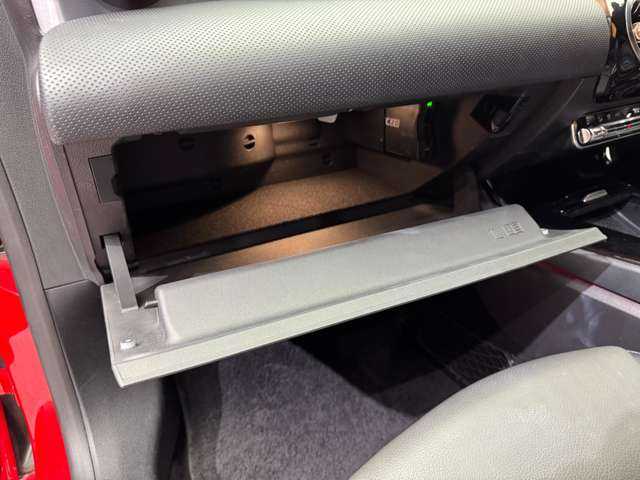 メルセデス・ベンツ ＣＬＡ２００ｄ AMGライン 千葉県 2019(令1)年 3.2万km ジュピターレッド レザーエクスクルーシブパッケージ　/アドバンスドパッケージ　/パノラマSR/ACC/ナビ　/TV　/360°　/Bluetooth接続　/HUD　/電動シート　/シートH　/LEDヘッドライト　/ハイビームアシスト/衝突軽減B　/BSM　/LKA　/ETC　/ドラレコ