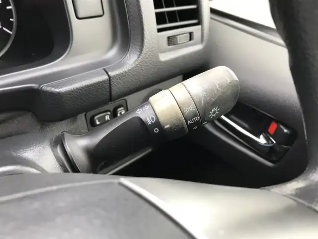 トヨタ ハイエース GL 鳥取県 2018(平30)年 7.6万km ホワイトパールクリスタルシャイン 社外ナビ/CD/BT/バックカメラ/ETC・ドライブレコーダー/トヨタセーフティセンス/レーンキープアシスト/片側パワースライドドア/クリアランスソナー/レザー調シートカバー/ＭＴモード付/ハロゲンヘットライト/フォグライト/オートマチックハイビーム/社外16インチアルミホイール/ＹＯＫＯＨＡＭＡタイヤ（ホワイトレター）/リモコンキー/フロアマット/サマータイヤ積込/（タイヤ溝6部山）