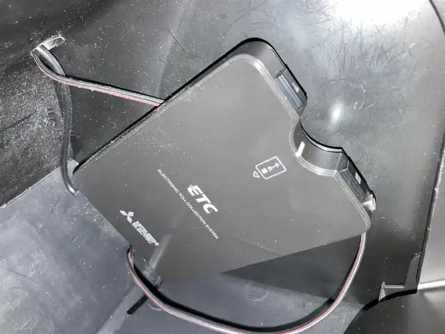 トヨタ ハイエース GL 鳥取県 2018(平30)年 7.6万km ホワイトパールクリスタルシャイン 社外ナビ/CD/BT/バックカメラ/ETC・ドライブレコーダー/トヨタセーフティセンス/レーンキープアシスト/片側パワースライドドア/クリアランスソナー/レザー調シートカバー/ＭＴモード付/ハロゲンヘットライト/フォグライト/オートマチックハイビーム/社外16インチアルミホイール/ＹＯＫＯＨＡＭＡタイヤ（ホワイトレター）/リモコンキー/フロアマット/サマータイヤ積込/（タイヤ溝6部山）