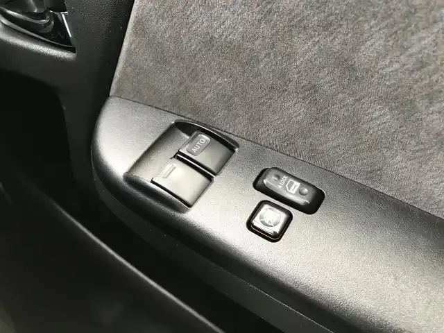 トヨタ ハイエース GL 鳥取県 2018(平30)年 7.6万km ホワイトパールクリスタルシャイン 社外ナビ/CD/BT/バックカメラ/ETC・ドライブレコーダー/トヨタセーフティセンス/レーンキープアシスト/片側パワースライドドア/クリアランスソナー/レザー調シートカバー/ＭＴモード付/ハロゲンヘットライト/フォグライト/オートマチックハイビーム/社外16インチアルミホイール/ＹＯＫＯＨＡＭＡタイヤ（ホワイトレター）/リモコンキー/フロアマット/サマータイヤ積込/（タイヤ溝6部山）