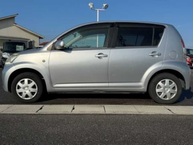 トヨタ パッソ X 香川県 2007(平19)年 10.7万km ブライトシルバーM 社外ナビ（CD/DVD）/ハロゲンヘッドライト/純正フロアマット/リモコンキー