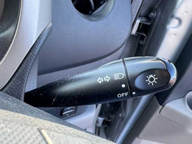 トヨタ パッソ X 香川県 2007(平19)年 10.7万km ブライトシルバーM 社外ナビ（CD/DVD）/ハロゲンヘッドライト/純正フロアマット/リモコンキー