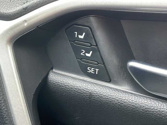 トヨタ ＲＡＶ４ G Zパッケージ 道東・釧路十勝 2019(令1)年 8万km ホワイトパールクリスタルシャイン 4WD/寒冷地仕様/9インチ純正メモリナビ　NSZT-Y68T/　(AM/FM/CD/BT/HDMI)/フルセグTV/バックカメラ/レザーシート/ハンズフリーパワーバックドア/前席シートヒーター/運転席パワーシート/ハンドルヒーター/ETC/純正AW夏タイヤセット　235/55R19/前後ドライブレコーダー/社外レーダー/プリクラッシュセーフティ/レーンキープアシスト/オートハイビーム/レーダークルーズコントロール/前後コーナーセンサー/LEDヘッドライト/オートライト/リアフォグ/ステアリングスイッチ/電子パーキング/革巻きステアリング