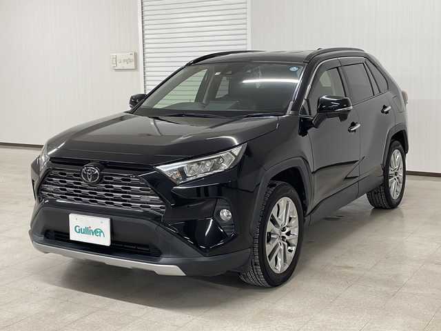 トヨタ ＲＡＶ４ G Zパッケージ 熊本県 2019(令1)年 2.5万km アティチュードブラックマイカ 純正SDナビ(CD/DVD/BT/フルセグ)/[NSZT-Y68T]/バックカメラ/前後ドライブレコーダー/ETC/デジタルインナーミラー/ブラインドスポットモニター/パワーバックドア/衝突軽減/レーダークルーズコントロール/レーンキープアシスト/横滑り防止装置/前後コーナーセンサー/オートハイビーム/運転席パワーシート(メモリ機能)/前席シートヒーター/オートライト/LEDヘッドライト/フォグランプ/ステアリングヒーター/ステアリングスイッチ/純正フロアマット/純正19インチアルミホイール/電動パーキングブレーキ/スペアキー1本