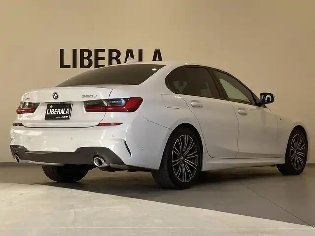 ＢＭＷ ＢＭＷ ３２０ｄ xDrive Mスポーツ EDジョイ+ 熊本県 2021(令3)年 5.9万km アルピンホワイトⅢ ・スマートキー/・プッシュスタート/・インテリジェントセーフティ/・レーンキープアシスト/・ブラインドスポットモニター/・レーンチェンジアシスト/・PDC自動起動/・アクティブPDC緊急ブレーキ/・パーキングアシスト/・オートハイビーム/・クルーズコントロール(追従式)/・ハーフレザーシート/・前席パワーシート/・純正HDDナビ/　【Bluetooth・USB・AppleCarPlay】/・全方位カメラ/・ETC/・ドライブレコーダー(前後録画)/・ワイヤレス充電/・LEDヘッドランプ/・純正マット