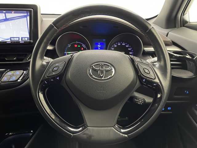 トヨタ Ｃ－ＨＲ G 宮崎県 2017(平29)年 6.5万km メタルストリームM 禁煙車/トヨタセーフティセンス/純正9型ナビTV/（NSZT-Y66T/CD/DVD/Bluetooth/フルセグTV)/純正バックカメラ/純正モデリスタエアロ/純正ビルトインETC/純正フォグ/純正18インチアルミ/純正ラバーマット/プリクラッシュセーフティ/アダプティブクルーズコントロール/レーンディパーチャーアラート/ブラインドスポットモニター/クリアランスソナー/デュアルオートエアコン（ナノイー）/電子パーキング/オートホールド/ハーフレザーシート/前席シートヒーター/本革巻ハンドル/スマートキー/プッシュエンジンスタート/新車時保証書/取扱い説明書