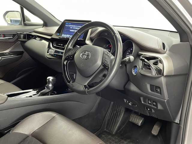 トヨタ Ｃ－ＨＲ G 宮崎県 2017(平29)年 6.5万km メタルストリームM 禁煙車/トヨタセーフティセンス/純正9型ナビTV/（NSZT-Y66T/CD/DVD/Bluetooth/フルセグTV)/純正バックカメラ/純正モデリスタエアロ/純正ビルトインETC/純正フォグ/純正18インチアルミ/純正ラバーマット/プリクラッシュセーフティ/アダプティブクルーズコントロール/レーンディパーチャーアラート/ブラインドスポットモニター/クリアランスソナー/デュアルオートエアコン（ナノイー）/電子パーキング/オートホールド/ハーフレザーシート/前席シートヒーター/本革巻ハンドル/スマートキー/プッシュエンジンスタート/新車時保証書/取扱い説明書