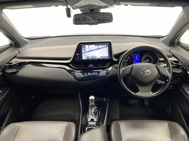 トヨタ Ｃ－ＨＲ G 宮崎県 2017(平29)年 6.5万km メタルストリームM 禁煙車/トヨタセーフティセンス/純正9型ナビTV/（NSZT-Y66T/CD/DVD/Bluetooth/フルセグTV)/純正バックカメラ/純正モデリスタエアロ/純正ビルトインETC/純正フォグ/純正18インチアルミ/純正ラバーマット/プリクラッシュセーフティ/アダプティブクルーズコントロール/レーンディパーチャーアラート/ブラインドスポットモニター/クリアランスソナー/デュアルオートエアコン（ナノイー）/電子パーキング/オートホールド/ハーフレザーシート/前席シートヒーター/本革巻ハンドル/スマートキー/プッシュエンジンスタート/新車時保証書/取扱い説明書