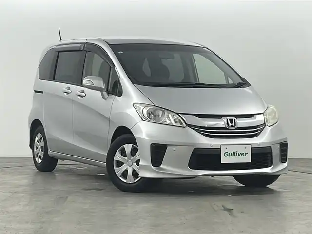 ホンダ フリード G ジャストセレクション 福島県 2015(平27)年 4万km アラバスターシルバーメタリック 純正ＳＤナビゲーション　/【AM/FM/DVD/CD/Bluetooth/フルセグ】/型番:VXM-152VFI/バックカメラ　/片側パワースライドドア　/ＥＴＣ　/寒冷地仕様　/スマートキー　/・スペアキー/オートライト　/・ＨＩＤライト　/オートミラー　/コーナーセンサー　/ウィンカーミラー　/ステアリングスイッチ/・革巻きステアリング/・チルトステアリング/アイドリングストップ/・横滑り防止装置