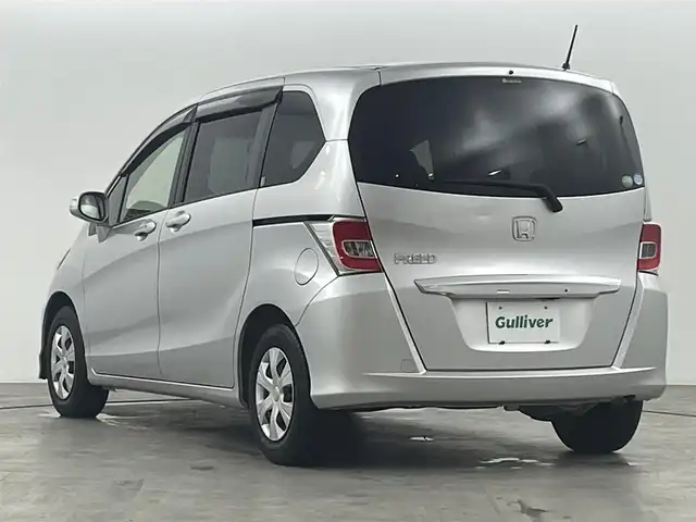 ホンダ フリード G ジャストセレクション 福島県 2015(平27)年 4万km アラバスターシルバーメタリック 純正ＳＤナビゲーション　/【AM/FM/DVD/CD/Bluetooth/フルセグ】/型番:VXM-152VFI/バックカメラ　/片側パワースライドドア　/ＥＴＣ　/寒冷地仕様　/スマートキー　/・スペアキー/オートライト　/・ＨＩＤライト　/オートミラー　/コーナーセンサー　/ウィンカーミラー　/ステアリングスイッチ/・革巻きステアリング/・チルトステアリング/アイドリングストップ/・横滑り防止装置