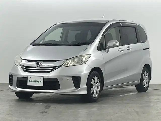ホンダ フリード G ジャストセレクション 福島県 2015(平27)年 4万km アラバスターシルバーメタリック 純正ＳＤナビゲーション　/【AM/FM/DVD/CD/Bluetooth/フルセグ】/型番:VXM-152VFI/バックカメラ　/片側パワースライドドア　/ＥＴＣ　/寒冷地仕様　/スマートキー　/・スペアキー/オートライト　/・ＨＩＤライト　/オートミラー　/コーナーセンサー　/ウィンカーミラー　/ステアリングスイッチ/・革巻きステアリング/・チルトステアリング/アイドリングストップ/・横滑り防止装置