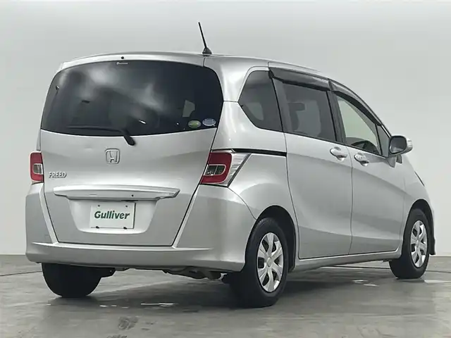 ホンダ フリード G ジャストセレクション 福島県 2015(平27)年 4万km アラバスターシルバーメタリック 純正ＳＤナビゲーション　/【AM/FM/DVD/CD/Bluetooth/フルセグ】/型番:VXM-152VFI/バックカメラ　/片側パワースライドドア　/ＥＴＣ　/寒冷地仕様　/スマートキー　/・スペアキー/オートライト　/・ＨＩＤライト　/オートミラー　/コーナーセンサー　/ウィンカーミラー　/ステアリングスイッチ/・革巻きステアリング/・チルトステアリング/アイドリングストップ/・横滑り防止装置