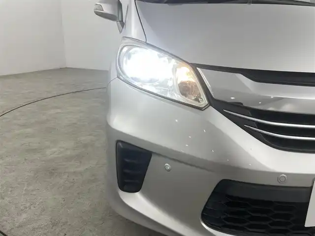 ホンダ フリード G ジャストセレクション 福島県 2015(平27)年 4万km アラバスターシルバーメタリック 純正ＳＤナビゲーション　/【AM/FM/DVD/CD/Bluetooth/フルセグ】/型番:VXM-152VFI/バックカメラ　/片側パワースライドドア　/ＥＴＣ　/寒冷地仕様　/スマートキー　/・スペアキー/オートライト　/・ＨＩＤライト　/オートミラー　/コーナーセンサー　/ウィンカーミラー　/ステアリングスイッチ/・革巻きステアリング/・チルトステアリング/アイドリングストップ/・横滑り防止装置