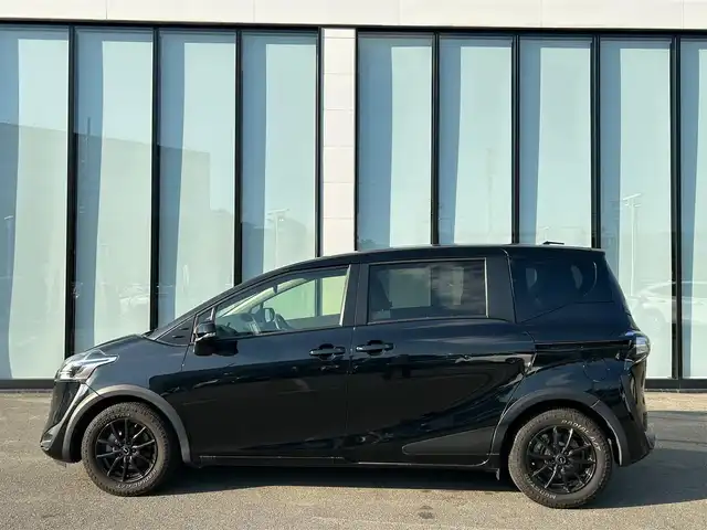 トヨタ シエンタ G 大阪府 2022(令4)年 2.2万km ブラックマイカ 社外ナビ/   フルセグTV/CD/DVD/Bluetooth/USB/バックモニター/衝突軽減ブレーキ/横滑り防止装置/前席シートヒーター/両側パワースライドドア/アイドリングストップ/レーンキープアシスト/ステアリングヒーター/ドライブレコーダー/Gspeedアルミホイール/純正フロアマット/プッシュスタート/スマートキー/ＥＴＣ/ＬＥＤライト