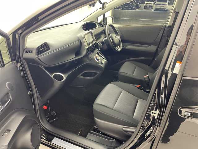 トヨタ シエンタ G セーフティエディションⅡ 宮城県 2022(令4)年 2.2万km ブラックマイカ 社外ナビ/   フルセグTV/CD/DVD/Bluetooth/USB/バックモニター/衝突軽減ブレーキ/横滑り防止装置/前席シートヒーター/両側パワースライドドア/アイドリングストップ/レーンキープアシスト/ステアリングヒーター/ドライブレコーダー/Gspeedアルミホイール/純正フロアマット/プッシュスタート/スマートキー/ＥＴＣ/ＬＥＤライト