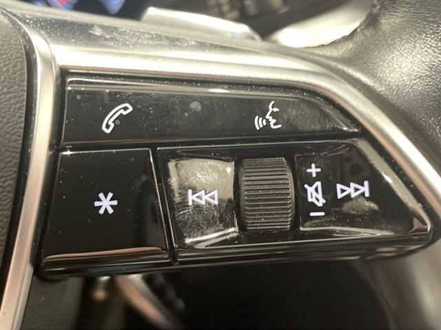 アウディ Ａ７ SB 55TFSIクワトロ デビューパッケージ 新潟県 2019(平31)年 4.7万km グレイシアホワイトメタリック アシスタンスパッケージ/-サラウンドビューカメラ/-カーブストーンアシスト/-リヤサイドエアバッグ/-アダプティブウインドウワイパー/HDマトリクスLEDヘッドライトレーザーライトパッケージ/-HDマトリクスLEDヘッドライト/-アウディレーザーライト/-LEDリヤダイナミックターンインディケーター/-ヘッドライトウオッシャー/-マルチカラーアンビエントライティング/パワーアシストパッケージ/-電動チルト/テレスコピックスステアリングコラム/-パワークロージングドア/リヤコンフォートパッケージ/-リヤサンブラインド/-リヤシートヒーター/-4ゾーンデラックスオートマチックエアコンディショナー/主要装備/MIMIナビゲーション（TV/Apple Car Play/BT)/バーチャルコックピットプラス/アダプティブドライブアシスト/アウディプレセンスシティ/アウディサイドアシスト/リヤクロストラフィックアシスト/エグジットワーニング/HDマトリックスLEDヘッドライト/デラックスオートマティックエアコンコンディショナー/純正フロアマット/純正20インチAW/ドライブレコーダー/2.0ETC/パドルシフト