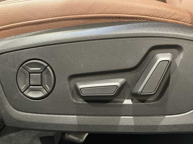 アウディ Ａ７ SB 55TFSIクワトロ デビューパッケージ 新潟県 2019(平31)年 4.7万km グレイシアホワイトメタリック アシスタンスパッケージ/-サラウンドビューカメラ/-カーブストーンアシスト/-リヤサイドエアバッグ/-アダプティブウインドウワイパー/HDマトリクスLEDヘッドライトレーザーライトパッケージ/-HDマトリクスLEDヘッドライト/-アウディレーザーライト/-LEDリヤダイナミックターンインディケーター/-ヘッドライトウオッシャー/-マルチカラーアンビエントライティング/パワーアシストパッケージ/-電動チルト/テレスコピックスステアリングコラム/-パワークロージングドア/リヤコンフォートパッケージ/-リヤサンブラインド/-リヤシートヒーター/-4ゾーンデラックスオートマチックエアコンディショナー/主要装備/MIMIナビゲーション（TV/Apple Car Play/BT)/バーチャルコックピットプラス/アダプティブドライブアシスト/アウディプレセンスシティ/アウディサイドアシスト/リヤクロストラフィックアシスト/エグジットワーニング/HDマトリックスLEDヘッドライト/デラックスオートマティックエアコンコンディショナー/純正フロアマット/純正20インチAW/ドライブレコーダー/2.0ETC/パドルシフト