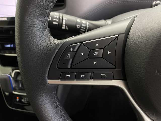 日産 セレナ e－パワー ハイウェイスター V 鹿児島県 2020(令2)年 1.3万km マルーンレッド 2トーン 純正9インチナビ/（BT/CD/DVD)/フルセグTV/全方位カメラ/横滑り防止/衝突被害軽減ブレーキ/クルーズコントロール/レーンキープアシスト/オートライト/前後コーナーセンサー/フリップダウンモニター/両側パワスラ/ハンズフリーオートスライド/前席シートヒーター/ステアリングヒーター/ステアリングリモコン/LEDヘッドライト/フォグランプ/純正フロアマット/純正15インチアルミ/プッシュスタート