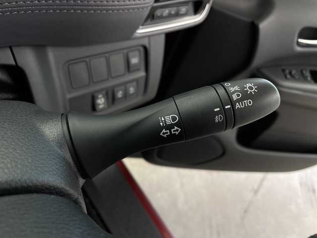 日産 セレナ e－パワー ハイウェイスター V 鹿児島県 2020(令2)年 1.3万km マルーンレッド 2トーン 純正9インチナビ/（BT/CD/DVD)/フルセグTV/全方位カメラ/横滑り防止/衝突被害軽減ブレーキ/クルーズコントロール/レーンキープアシスト/オートライト/前後コーナーセンサー/フリップダウンモニター/両側パワスラ/ハンズフリーオートスライド/前席シートヒーター/ステアリングヒーター/ステアリングリモコン/LEDヘッドライト/フォグランプ/純正フロアマット/純正15インチアルミ/プッシュスタート