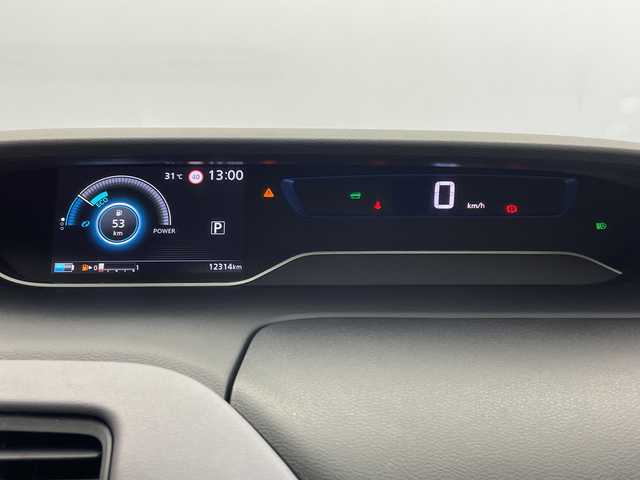 日産 セレナ e－パワー ハイウェイスター V 鹿児島県 2020(令2)年 1.3万km マルーンレッド 2トーン 純正9インチナビ/（BT/CD/DVD)/フルセグTV/全方位カメラ/横滑り防止/衝突被害軽減ブレーキ/クルーズコントロール/レーンキープアシスト/オートライト/前後コーナーセンサー/フリップダウンモニター/両側パワスラ/ハンズフリーオートスライド/前席シートヒーター/ステアリングヒーター/ステアリングリモコン/LEDヘッドライト/フォグランプ/純正フロアマット/純正15インチアルミ/プッシュスタート