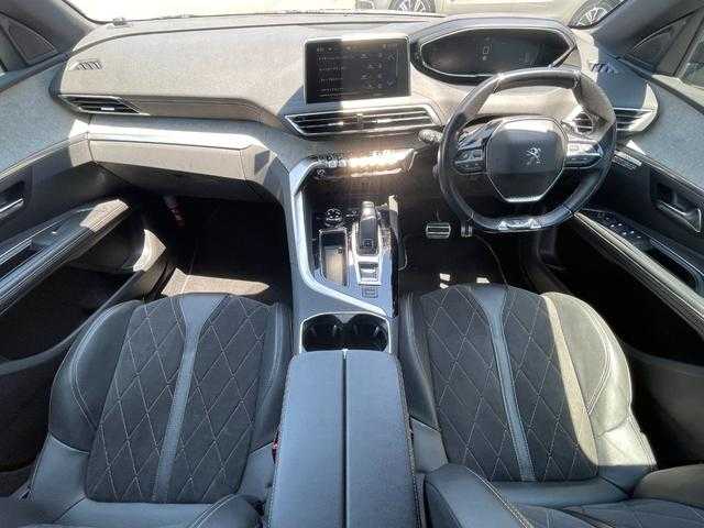 プジョー ５００８ GT ブルーHDi 埼玉県 2019(令1)年 6.5万km 黒 黒ハーフレザーシート/純正メモリーナビ/(Bluetooth/USB/フルセグ)/Ｂ／Ｓカメラ/Ａｐｐｌｅ　Ｃａｒ　Ｐｌａｙ/アダプティブクルーズコントロール/ブラインドスポットモニター/アンビエントライト/クリアランスソナー/ＬＥＤランプ/ETC