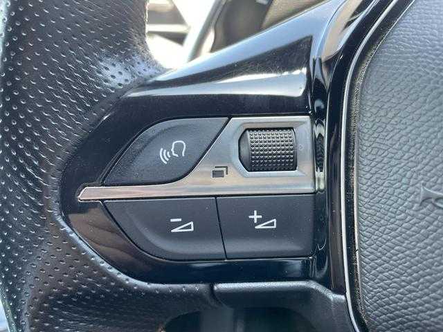 プジョー ５００８ GT ブルーHDi 埼玉県 2019(令1)年 6.5万km 黒 黒ハーフレザーシート/純正メモリーナビ/(Bluetooth/USB/フルセグ)/Ｂ／Ｓカメラ/Ａｐｐｌｅ　Ｃａｒ　Ｐｌａｙ/アダプティブクルーズコントロール/ブラインドスポットモニター/アンビエントライト/クリアランスソナー/ＬＥＤランプ/ETC