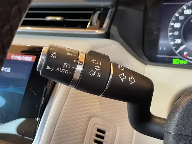 ランドローバー レンジローバーヴェラール Rダイナミック SE 380PS 愛知県 2017(平29)年 6.6万km 茶／グレー パノラミックスライディングルーフ /純正ナビ /AppleCarPlay /フルセグTV/360度カメラ /Meridian /クルーズコントロール/レーンキープ /ブラインドスポット/純正21インチAW /白半革 /シートヒーター /ステアリングヒーター /ETC/LEDヘッドライト/オートライト