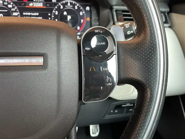 ランドローバー レンジローバーヴェラール Rダイナミック SE 380PS 愛知県 2017(平29)年 6.6万km 茶／グレー パノラミックスライディングルーフ /純正ナビ /AppleCarPlay /フルセグTV/360度カメラ /Meridian /クルーズコントロール/レーンキープ /ブラインドスポット/純正21インチAW /白半革 /シートヒーター /ステアリングヒーター /ETC/LEDヘッドライト/オートライト