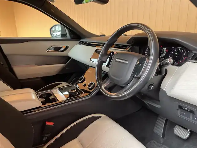 ランドローバー レンジローバーヴェラール Rダイナミック SE 380PS 愛知県 2017(平29)年 6.6万km 茶／グレー パノラミックスライディングルーフ /純正ナビ /AppleCarPlay /フルセグTV/360度カメラ /Meridian /クルーズコントロール/レーンキープ /ブラインドスポット/純正21インチAW /白半革 /シートヒーター /ステアリングヒーター /ETC/LEDヘッドライト/オートライト